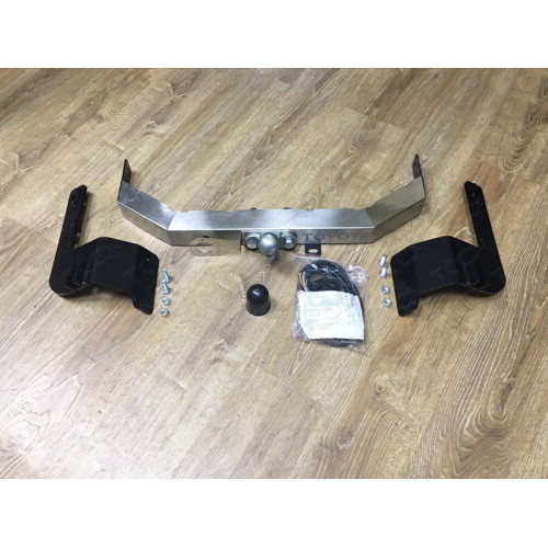 Фаркоп ТСС на Toyota Land Cruiser 200 2007- Арт. TCU00050 (надпись Toyota, шар F)