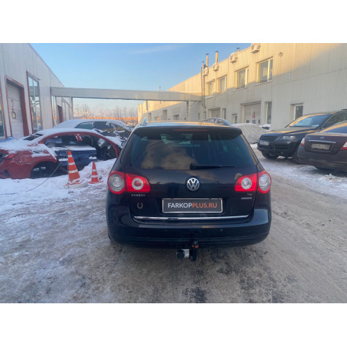 Фаркоп Лидер Плюс на VOLKSWAGEN Passat 2005–2010  Арт. V107-A (седан и универсал)