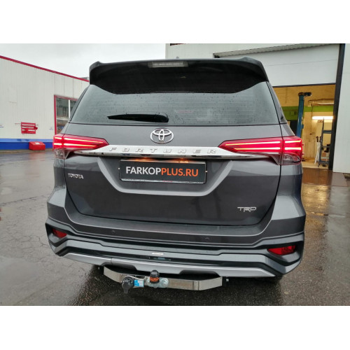 Фаркоп BALTEX на TOYOTA Fortuner TRD 2018-  Арт. 24.9040.05 (фаркоп с нерж. пластиной) (крюк на балке)